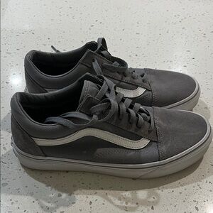 Vans Women’s 7.5 Old School Sneakers